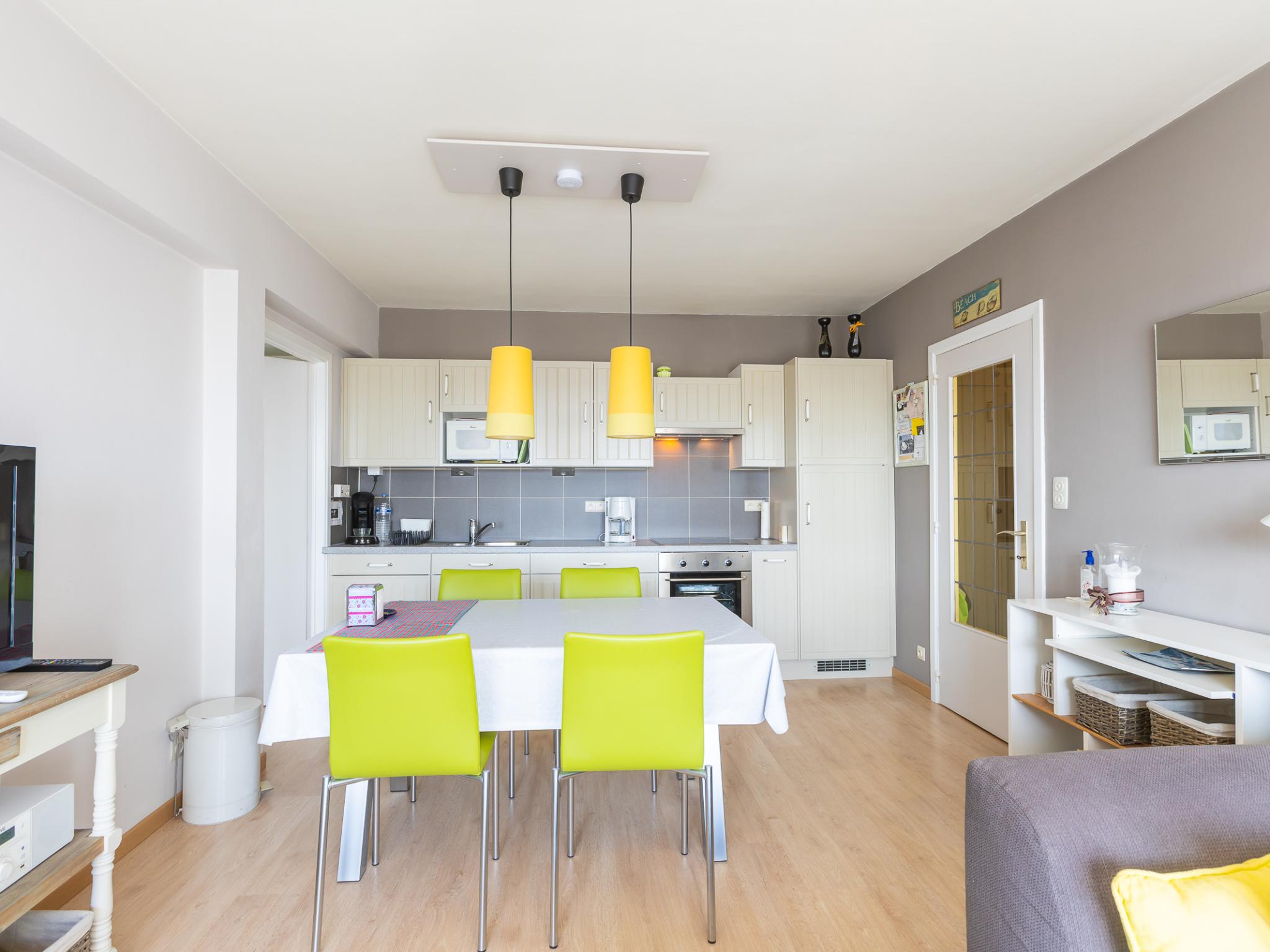 Bedroom with comfortable beds at Con Amore - 0403 in Westende