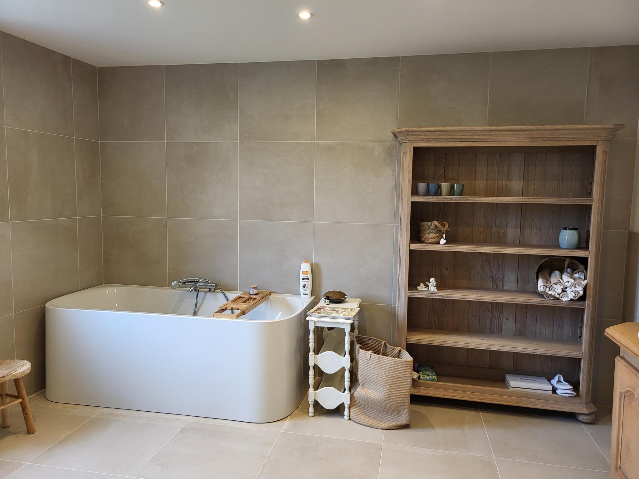 Modern kitchen at Maison des Prairies in Bonnes