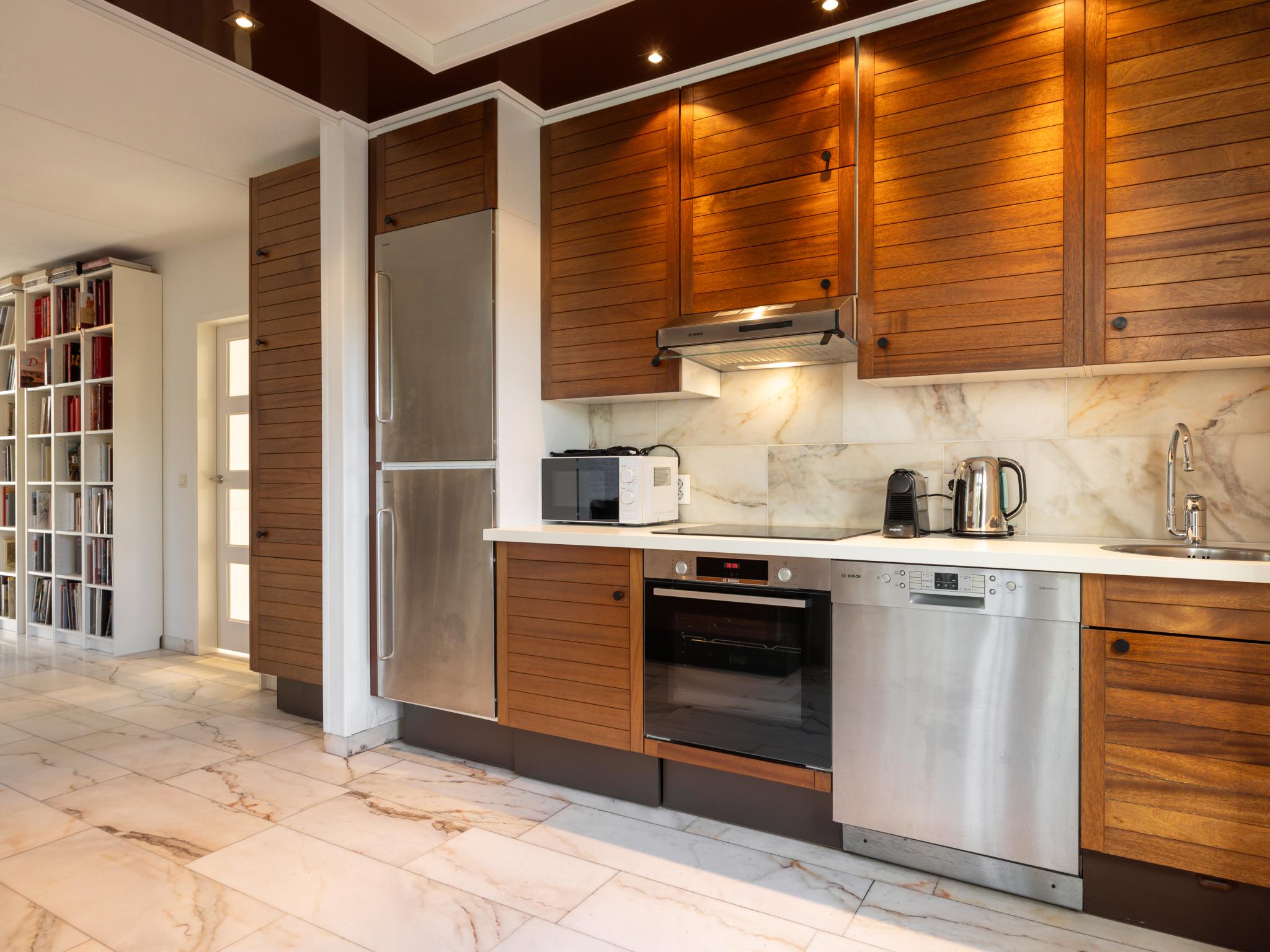 Bathroom facilities at Meerhuis Cardium in Kamperland