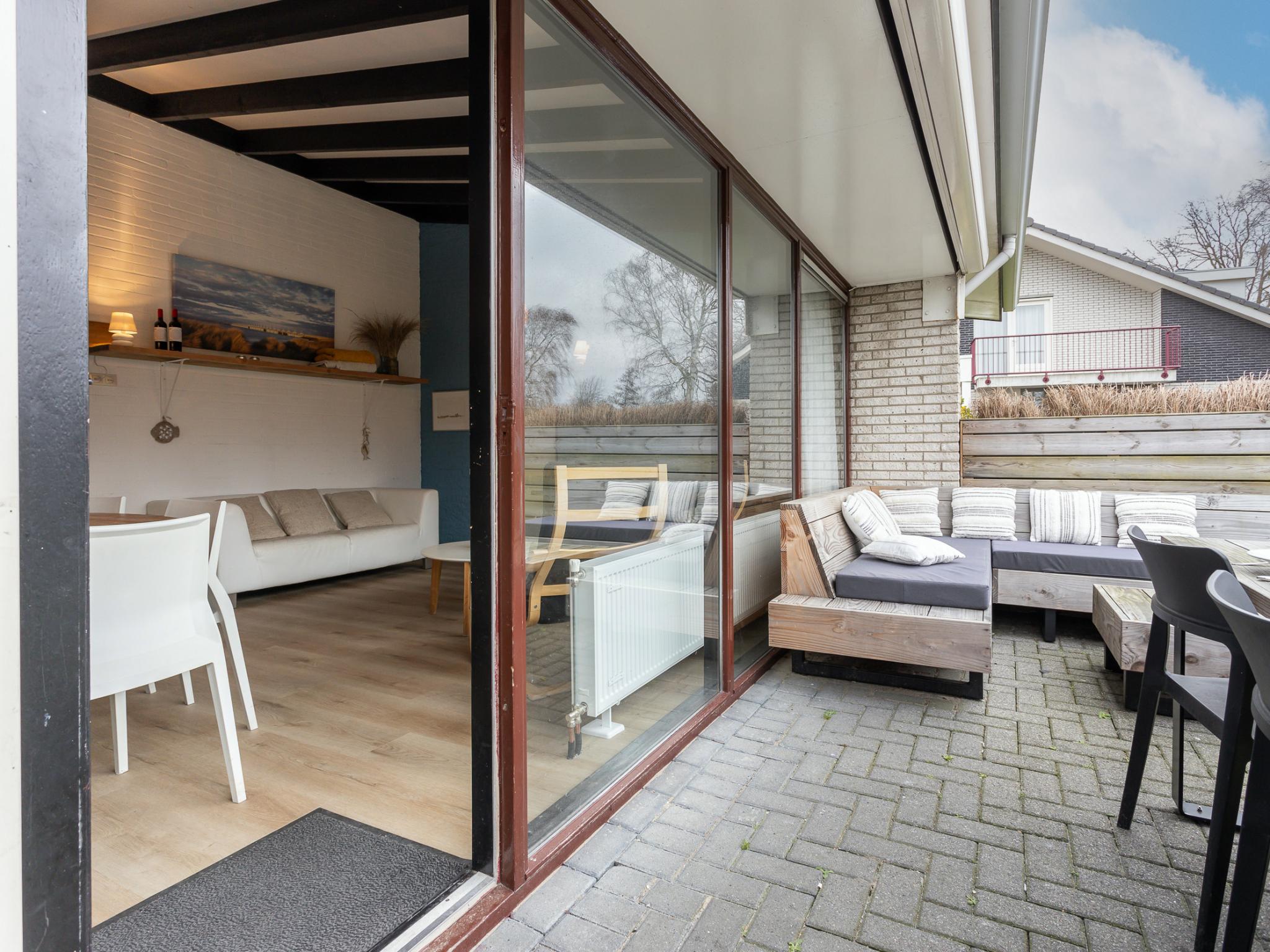 Bedroom with comfortable beds at Zeeuws Vakantiehuis in Kamperland