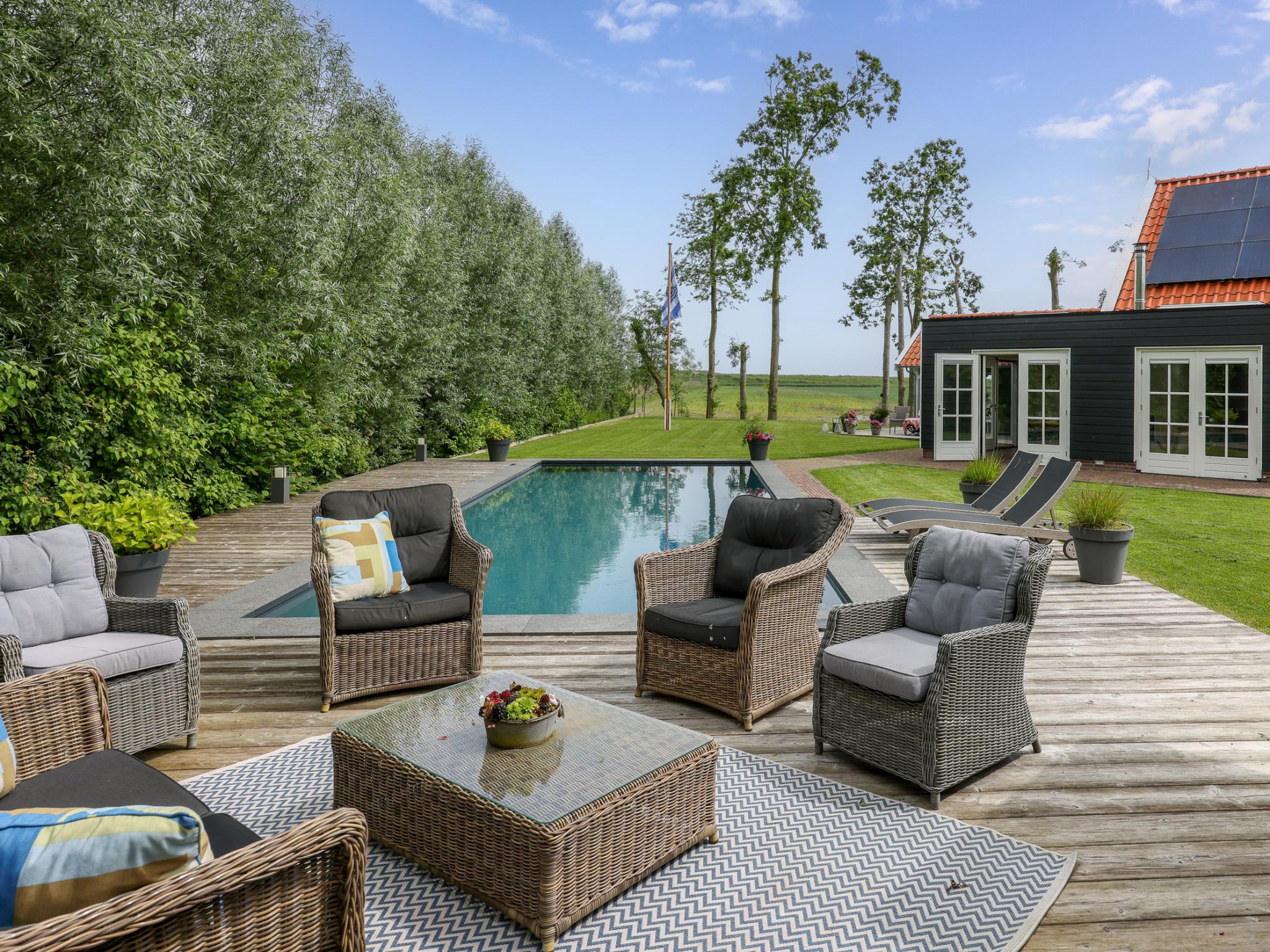 Modern kitchen at Zeeuwse Polderlodge in Wissenkerke