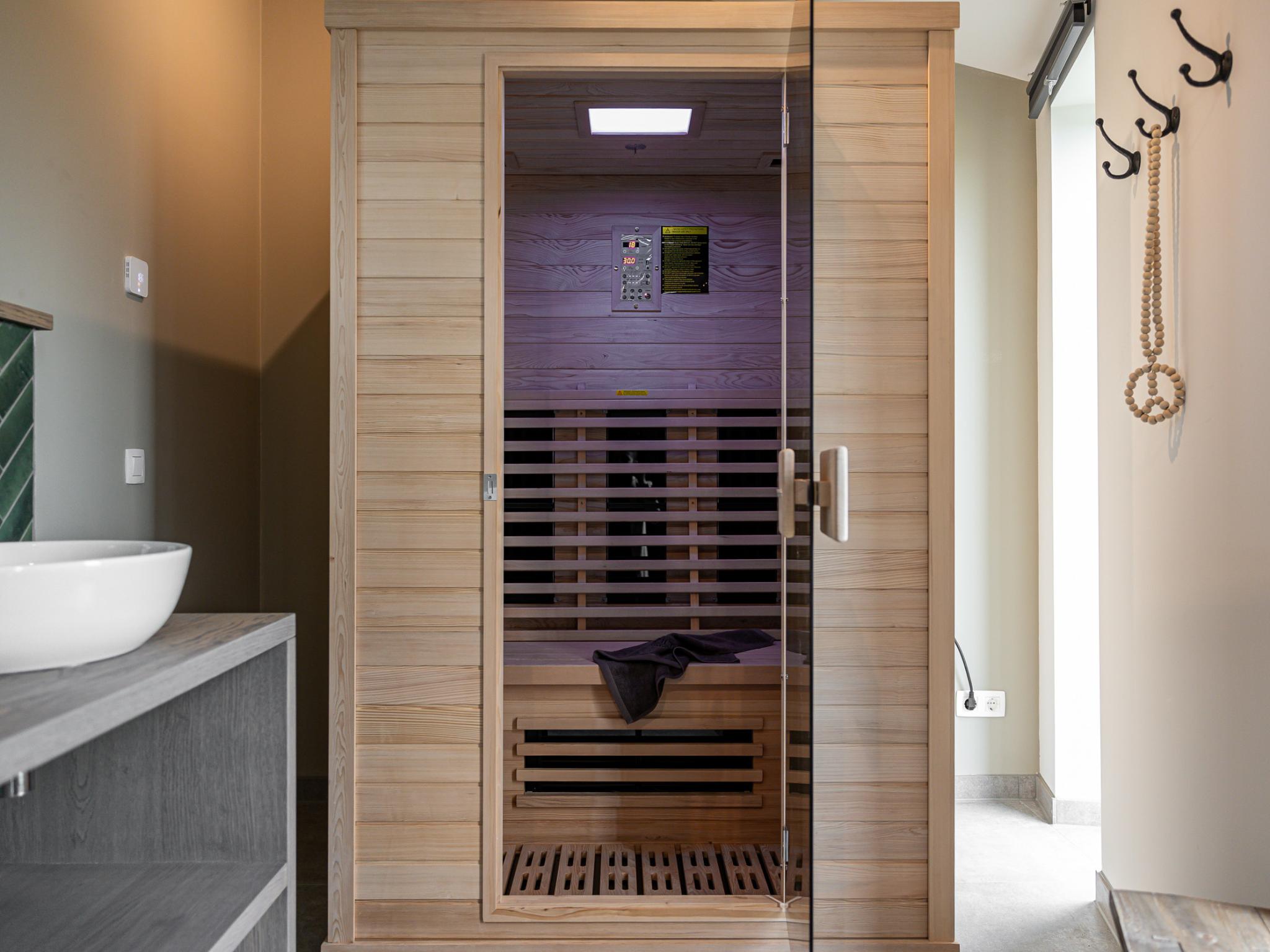 Bedroom with comfortable beds at Natuurhuis Zilte stilte in Wissenkerke