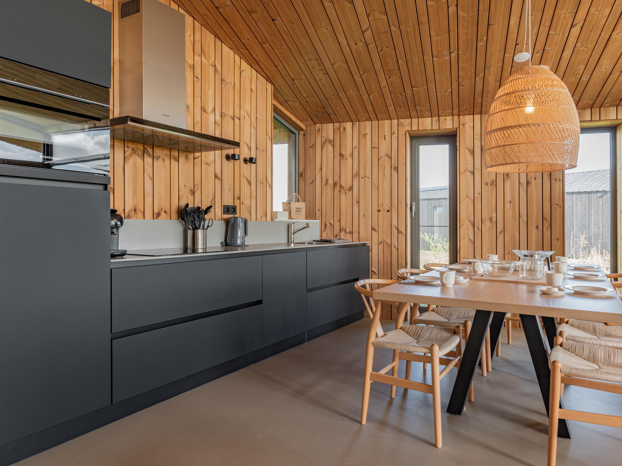 Outdoor terrace and views at Natuurhuis Dauwkant in Wissenkerke