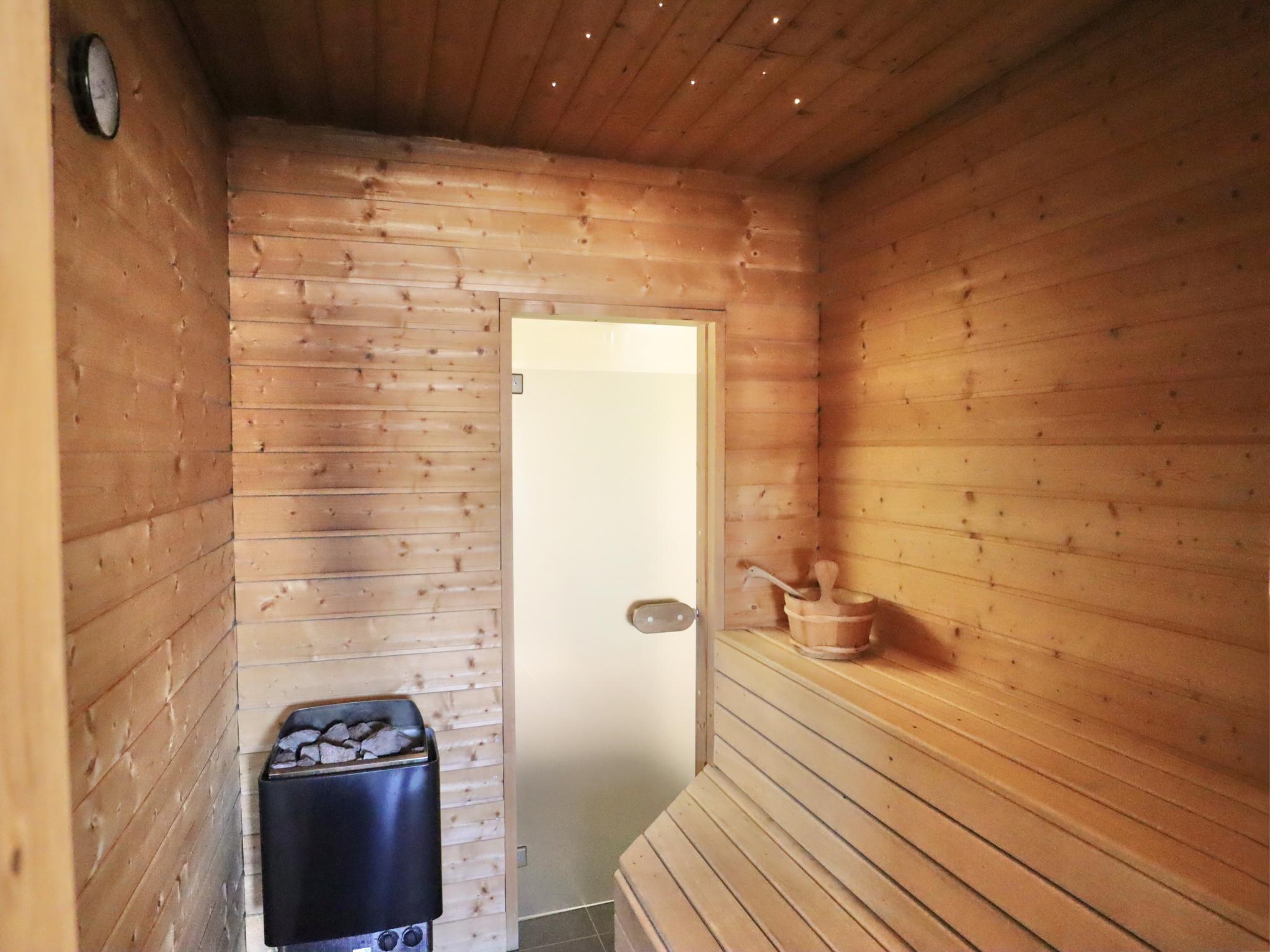 Bathroom facilities at Le Chemin des Framboises in Malmedy