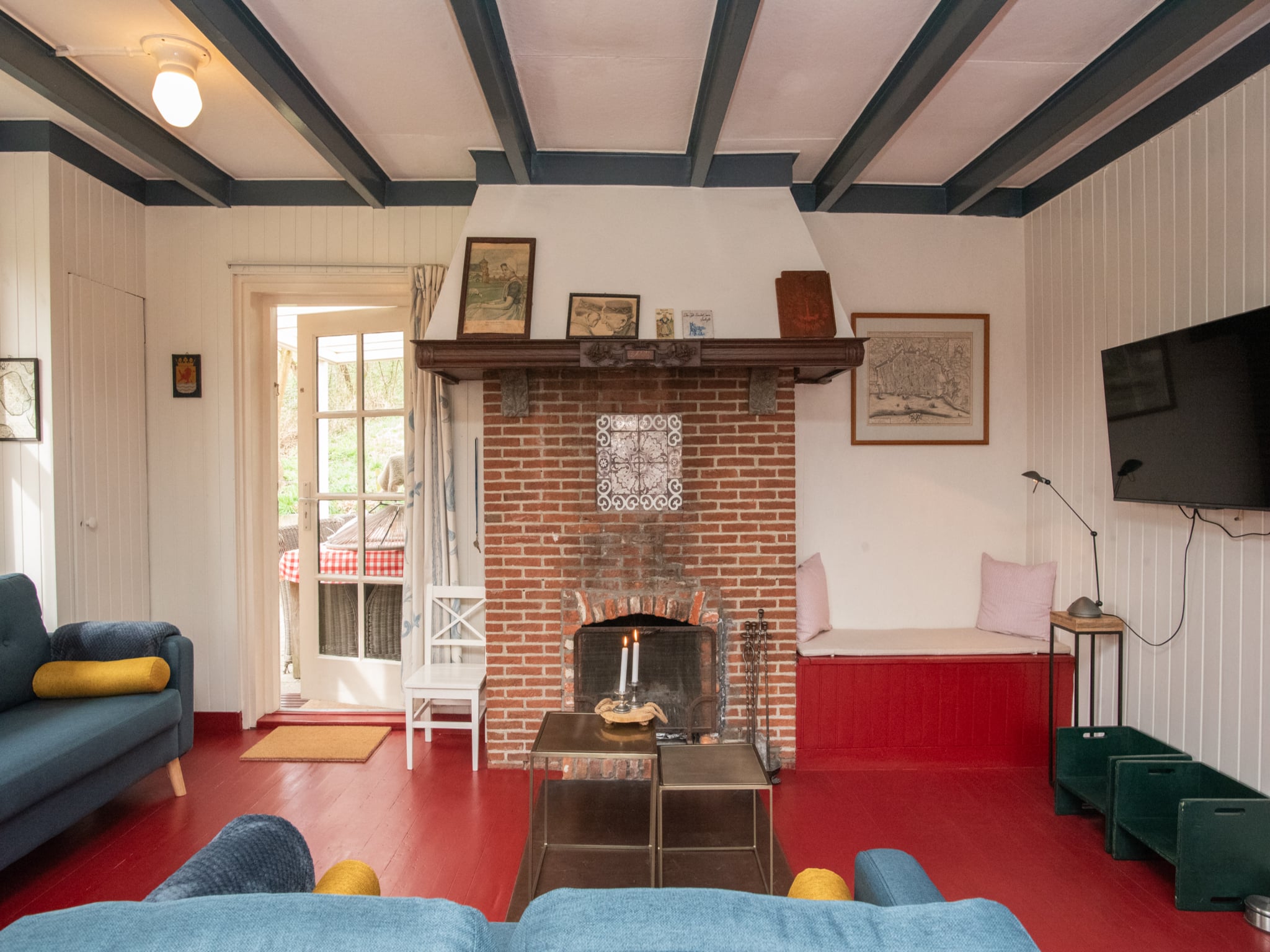 Modern kitchen at Zandkamer in Vrouwenpolder