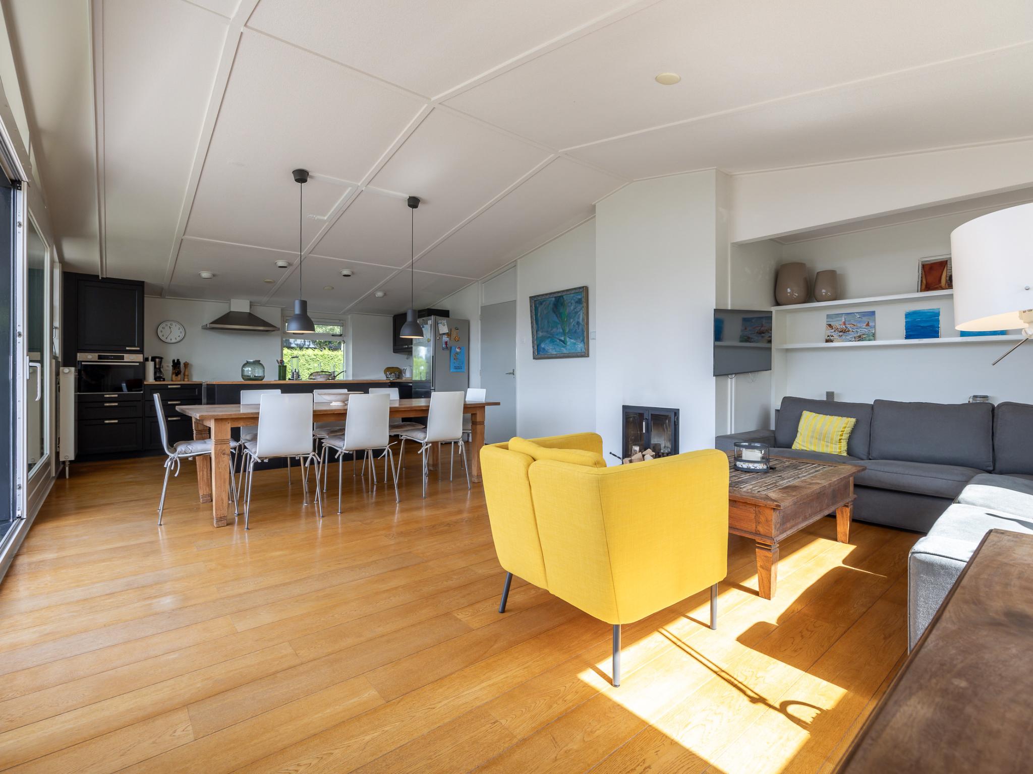Bedroom with comfortable beds at Reiger Meer in Kamperland