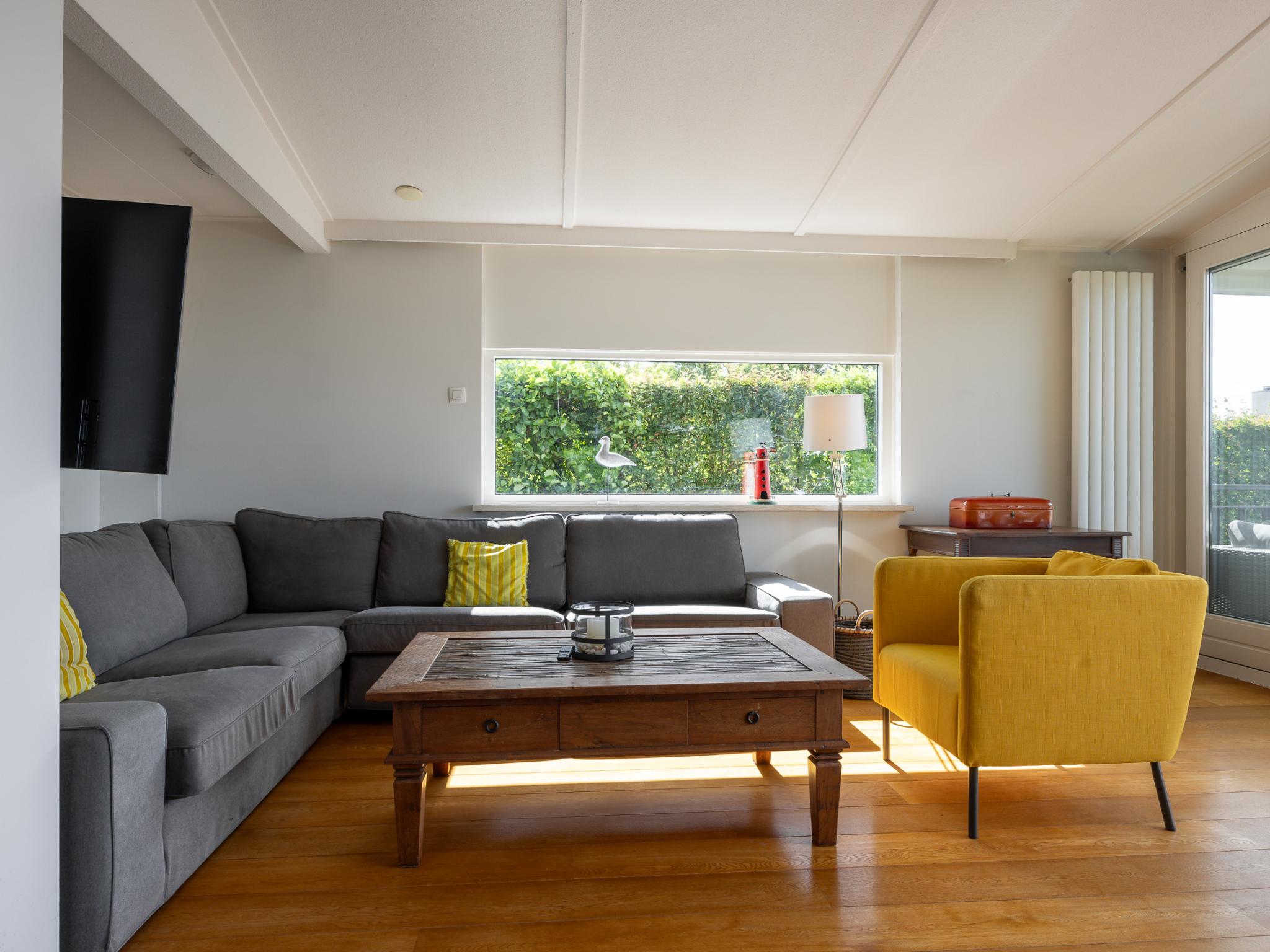 Outdoor terrace and views at Reiger Meer in Kamperland