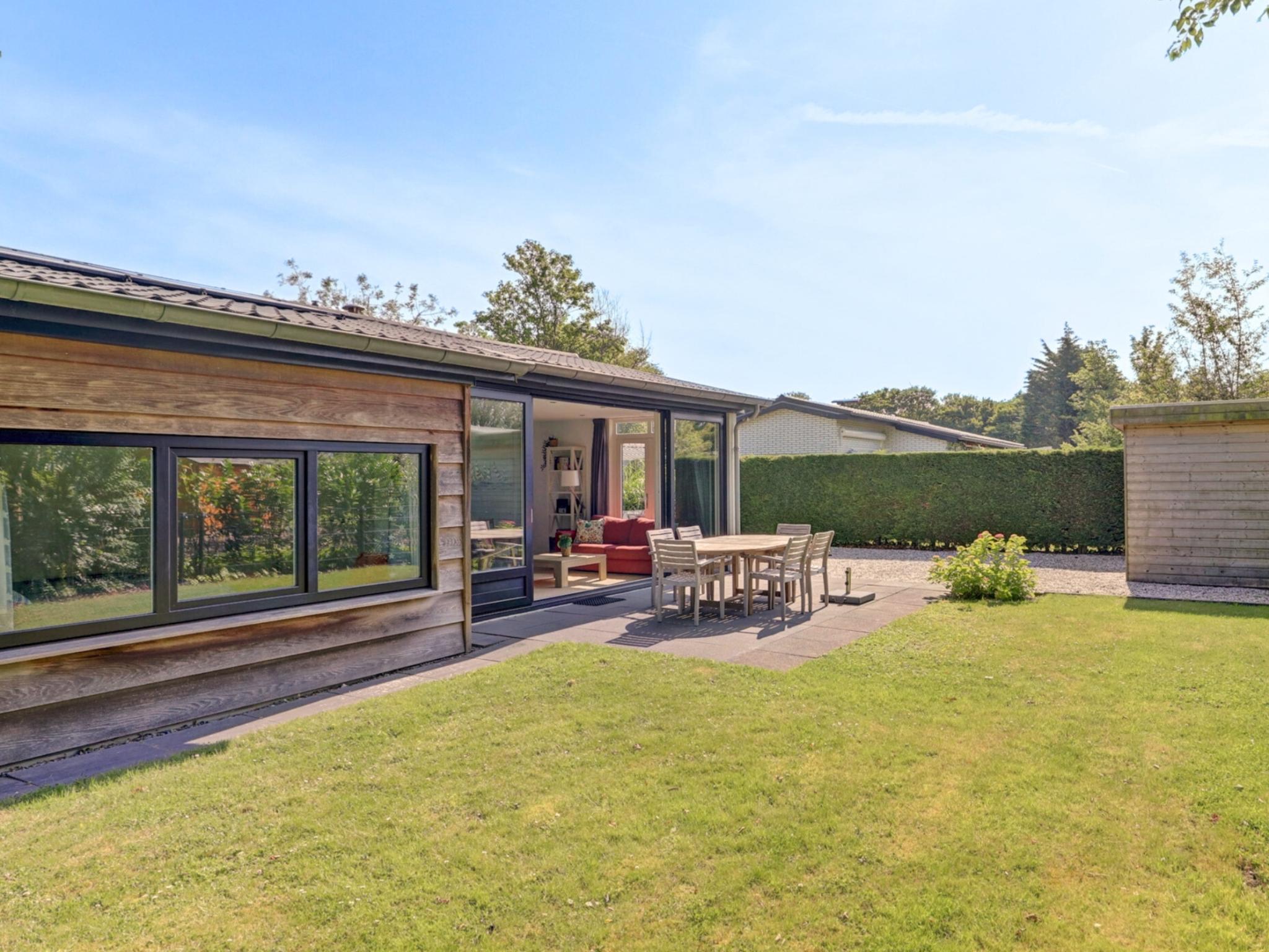 Bathroom facilities at Duin Rust sijsjeslaan 3 in Kamperland