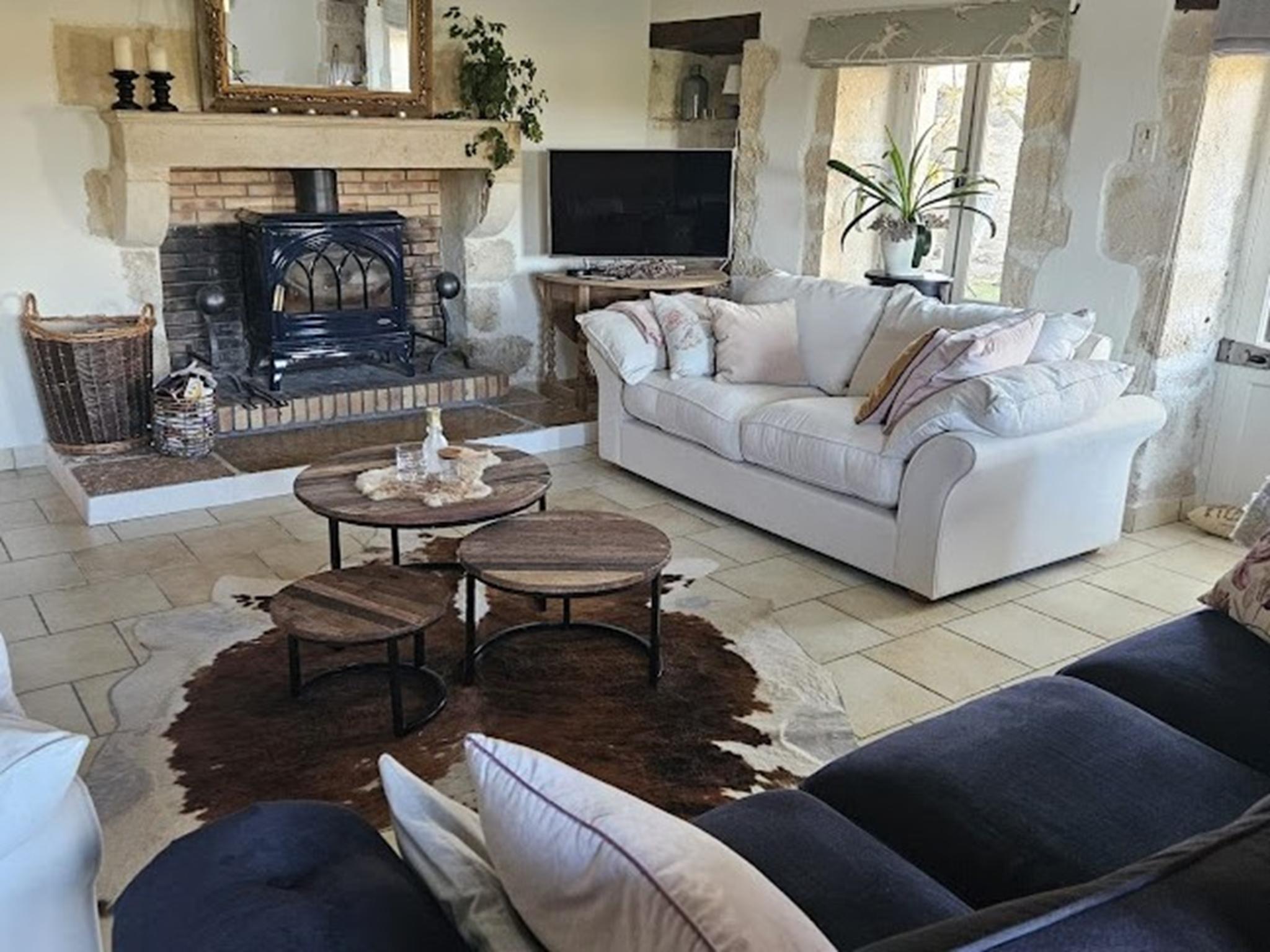 Living area at Le Bonheur in La Villedieu