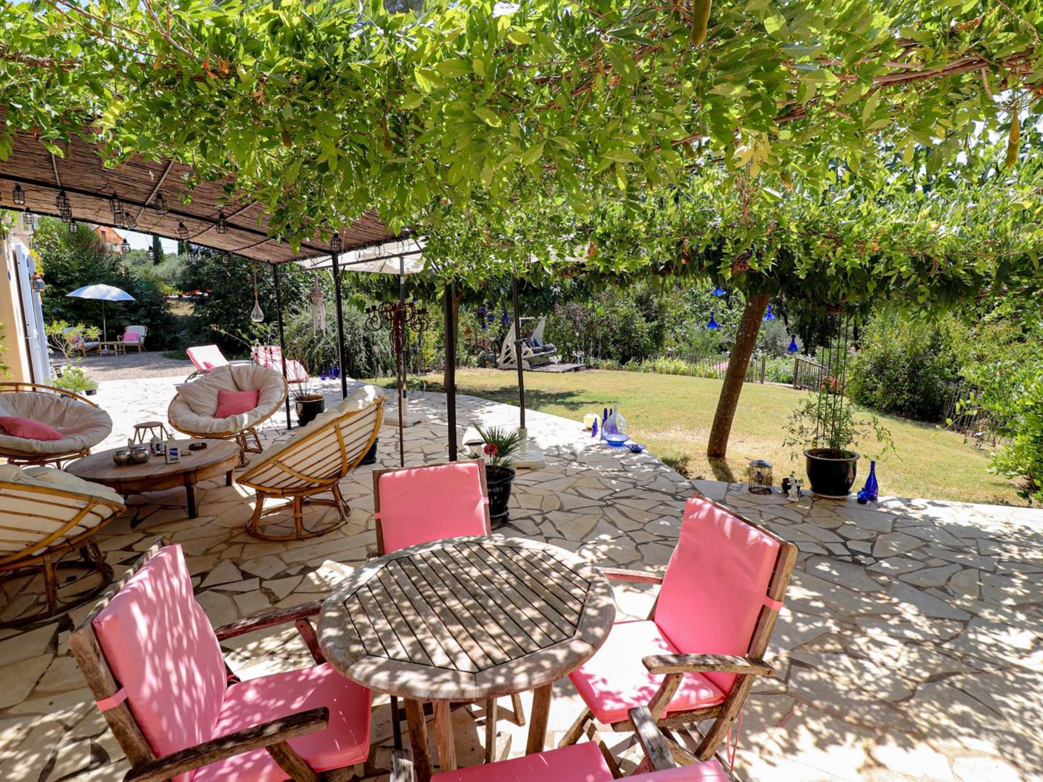 Bedroom with comfortable beds at Le Vent D Anges in Flayosc