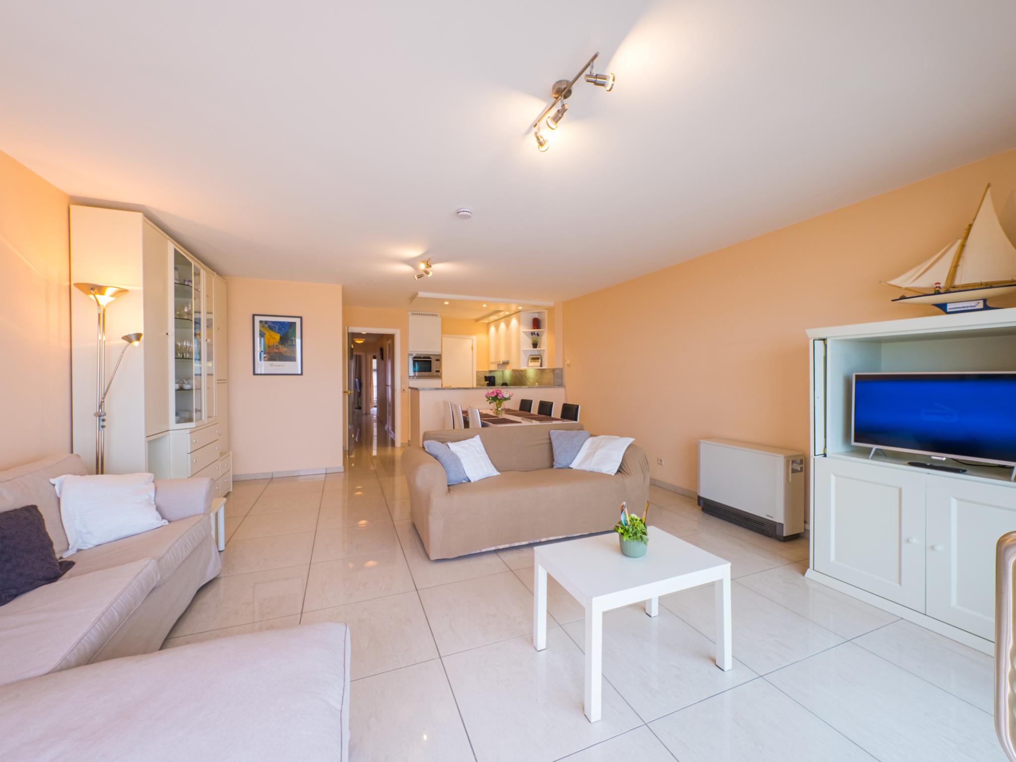 Bedroom with comfortable beds at Marianne I - 0501 + box 16 (Ile de France) in Middelkerke