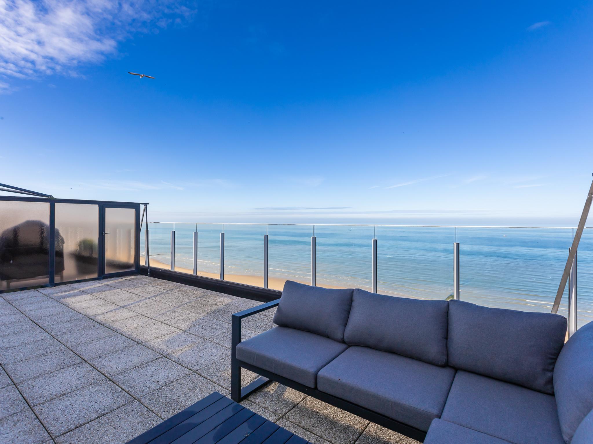 Modern kitchen at De Rede 2 - 1001 + park. 70 in Middelkerke