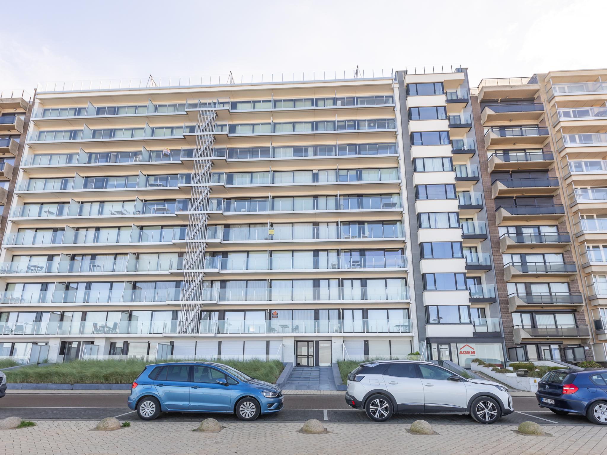 Outdoor terrace and views at De Rede 2 - 1001 + park. 70 in Middelkerke