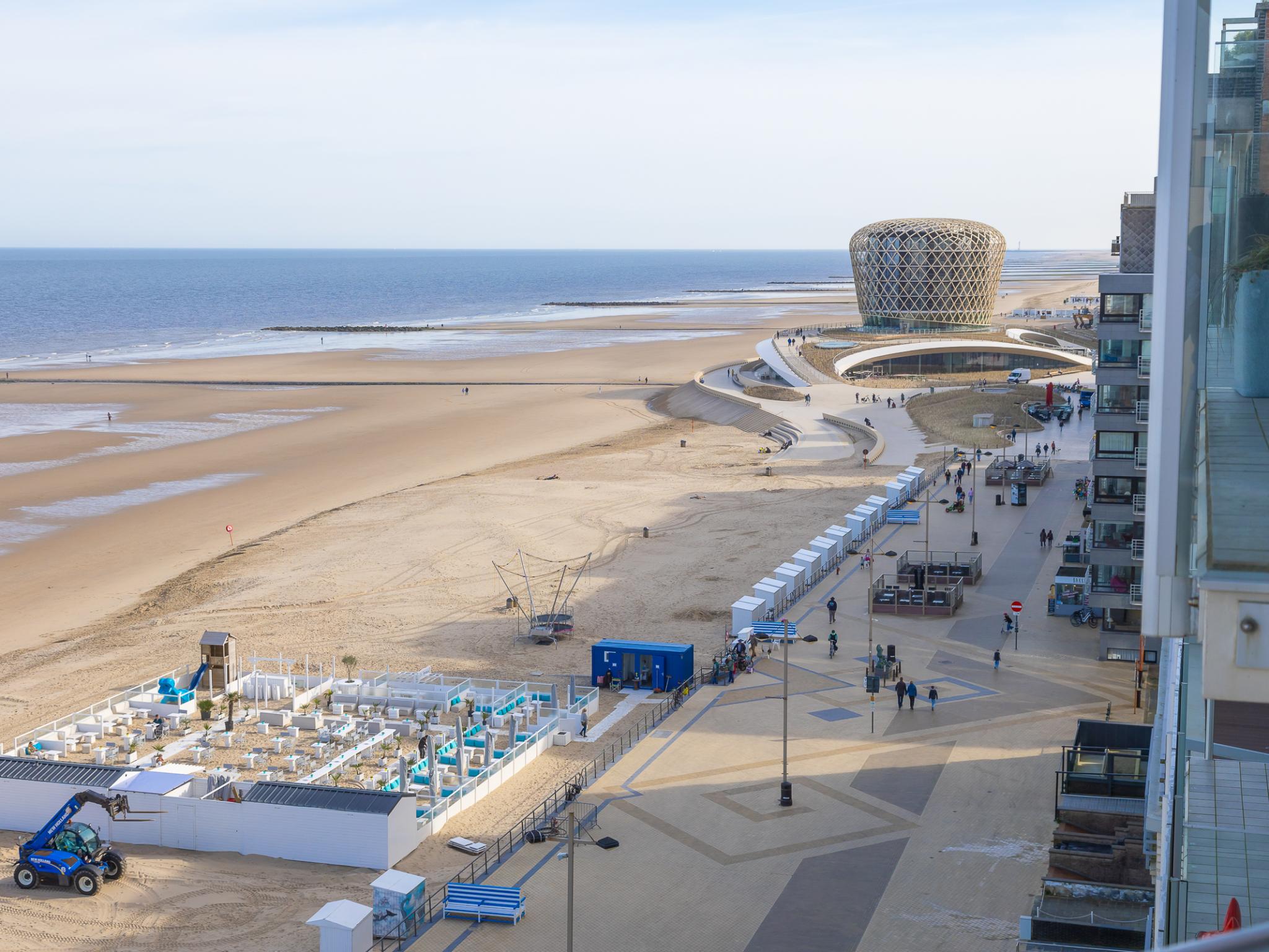 Modern kitchen at Mistral - 0801 + box 22 (Sunfield) in Middelkerke