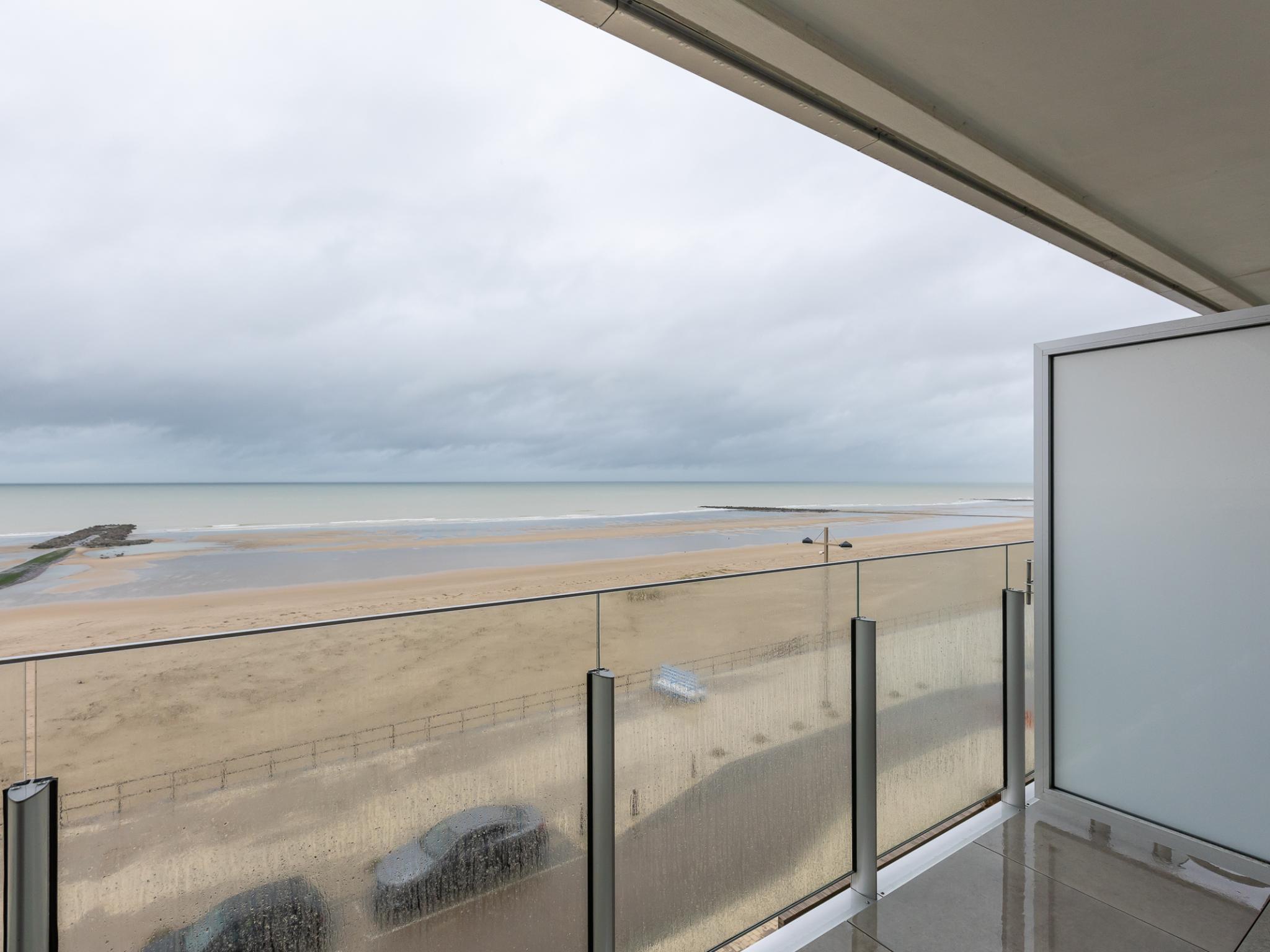 Bedroom with comfortable beds at De Rede 1 - 0301 in Middelkerke
