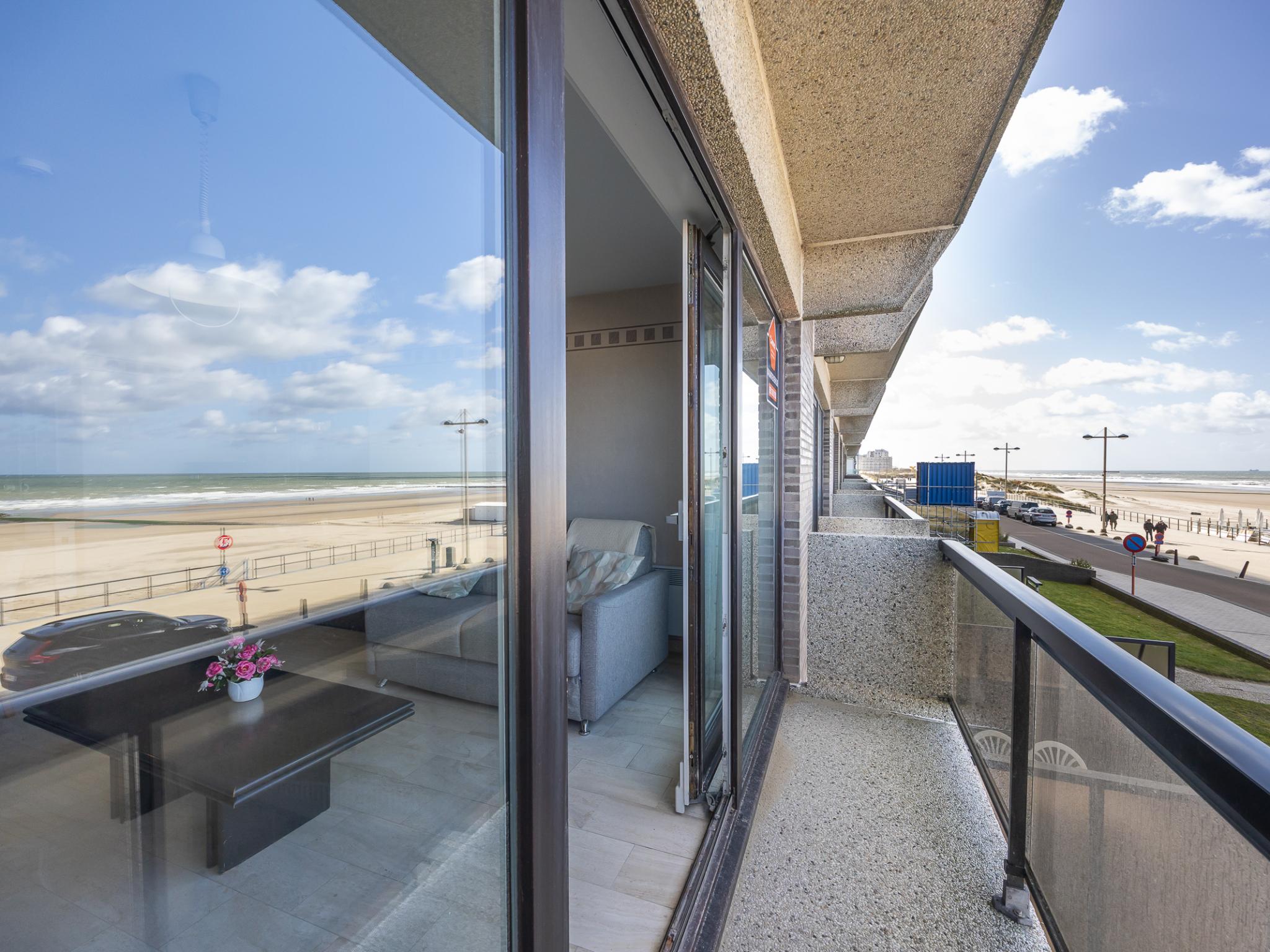 Bedroom with comfortable beds at Espace II - 0102 + box 2 (Magnum) in Middelkerke