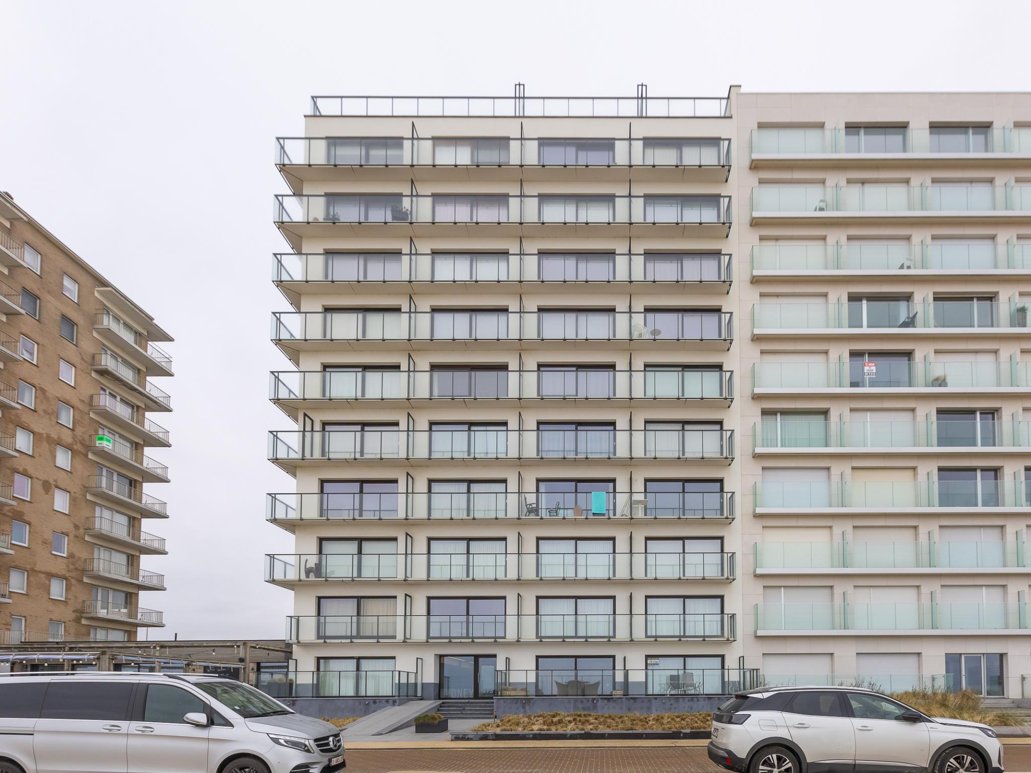 Outdoor terrace and views at Sydney - 0902 + park. KTY250 in Middelkerke