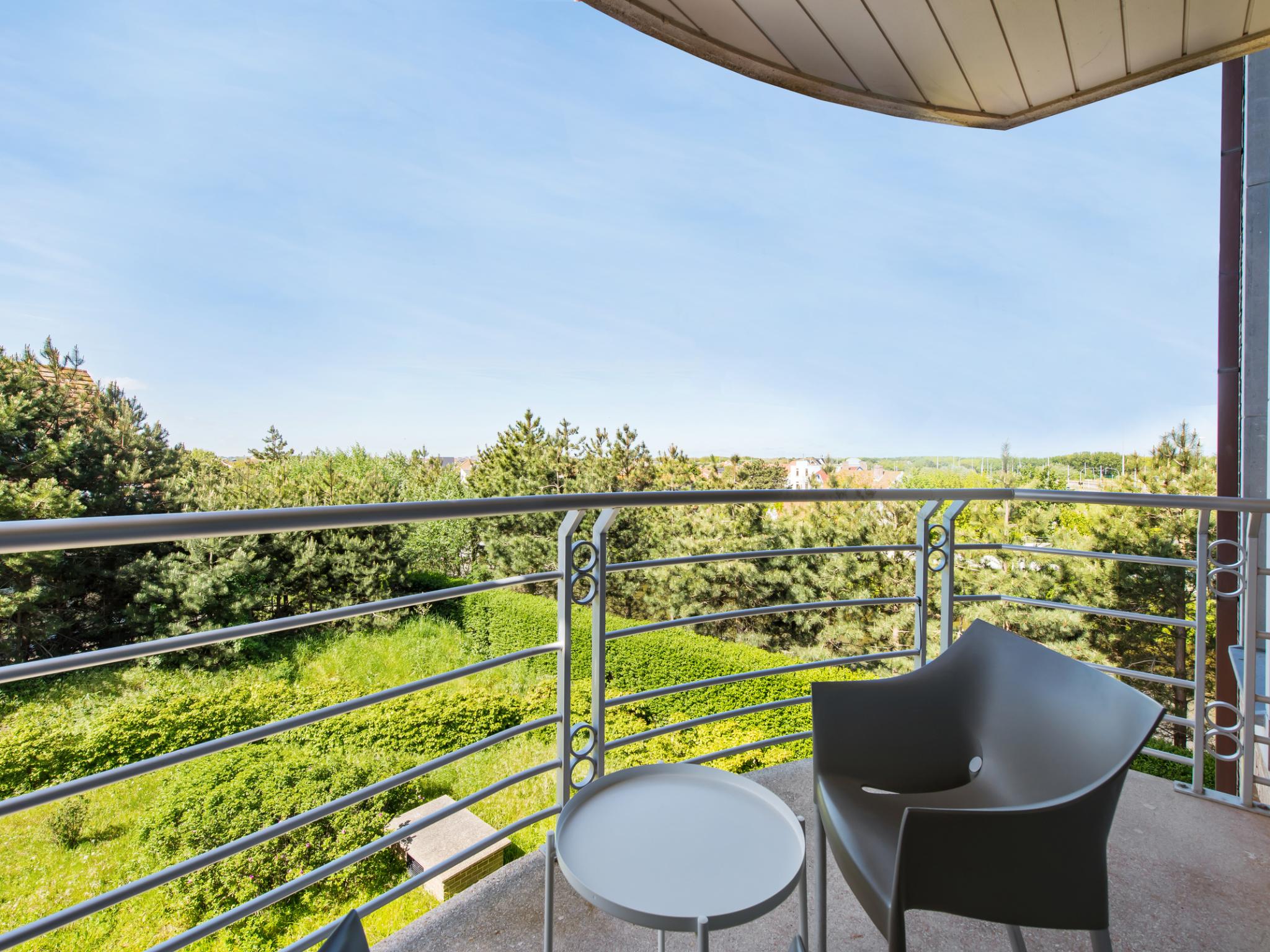Outdoor terrace and views at Jachthaven II - 9.0202 + box 50 in Blankenberge