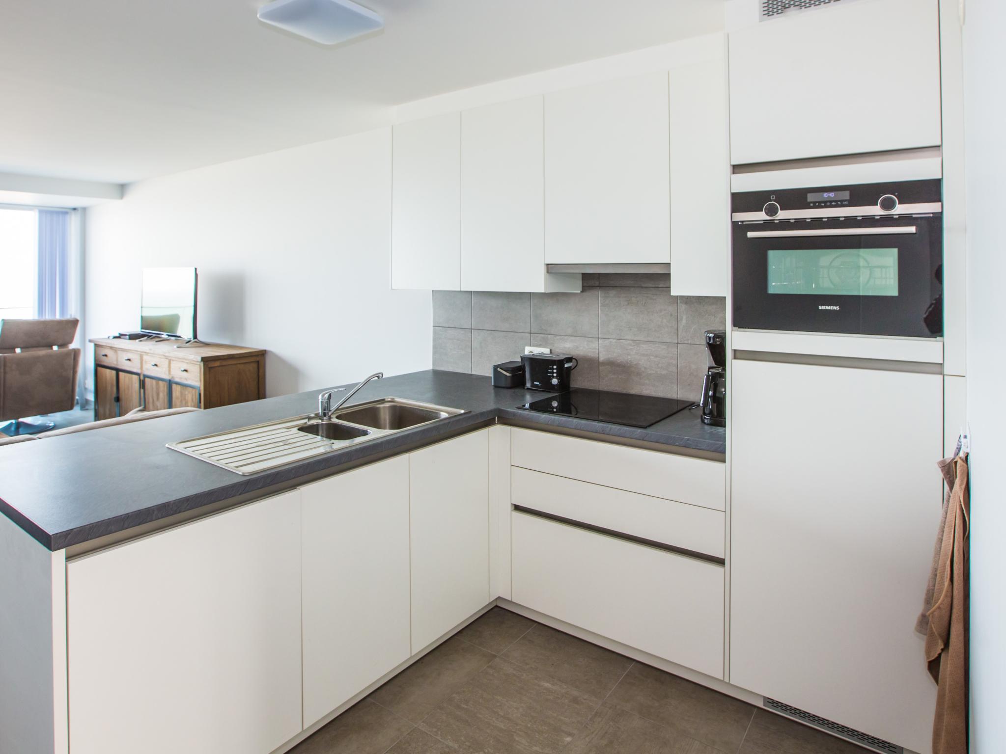 Bathroom facilities at Les Amiraux - 0701 + box 2 in Westende