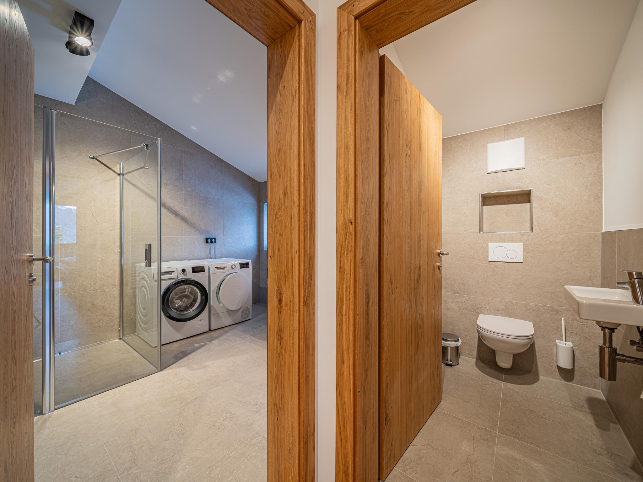 Outdoor terrace and views at Glückauf in Krimml