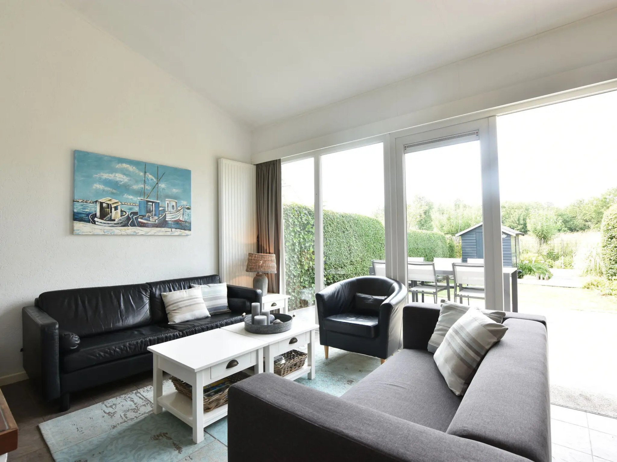 Swimming pool area at Duinzicht II in Nieuwvliet