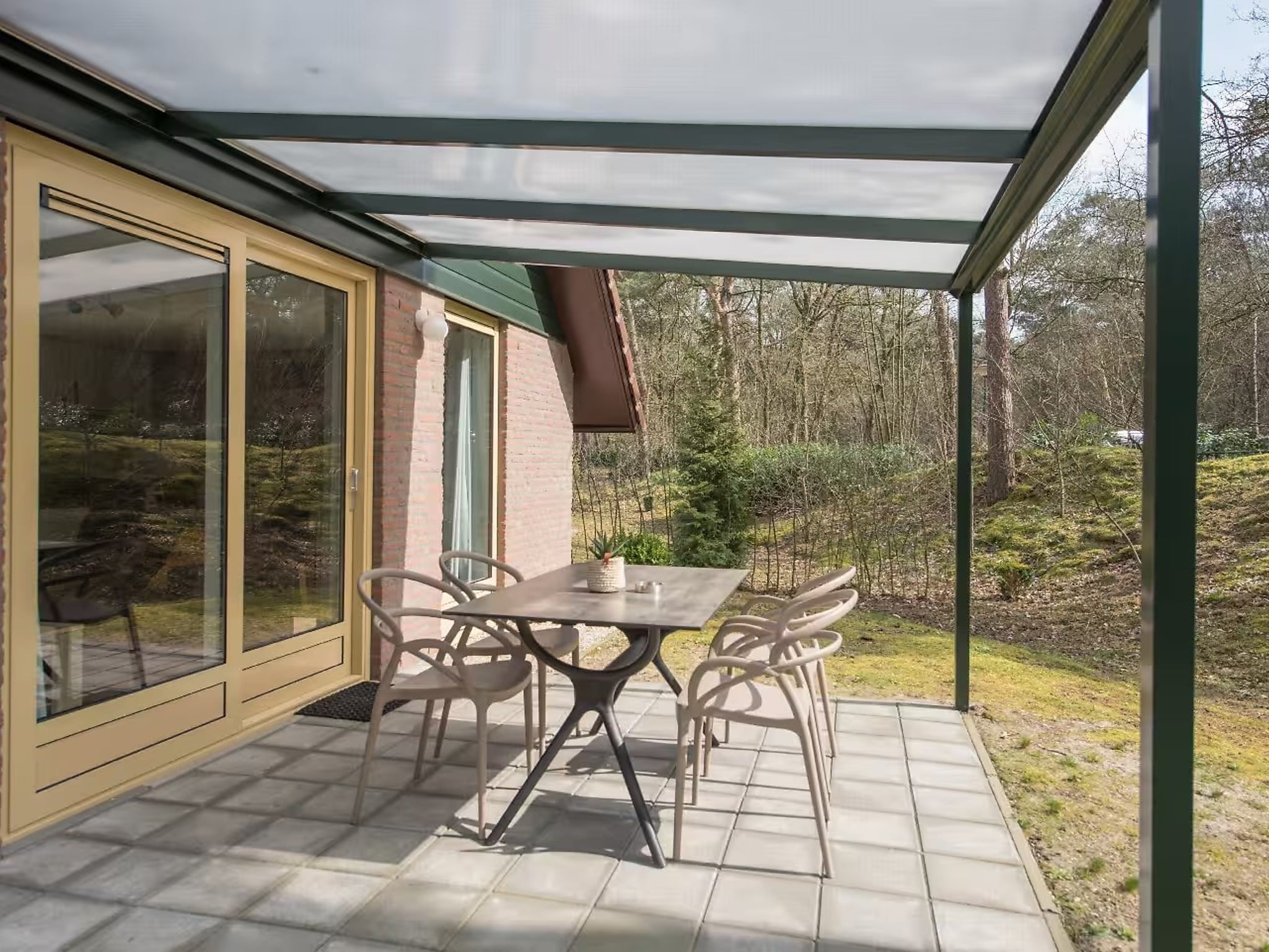 Bedroom with comfortable beds at De Heischakel in Heesch