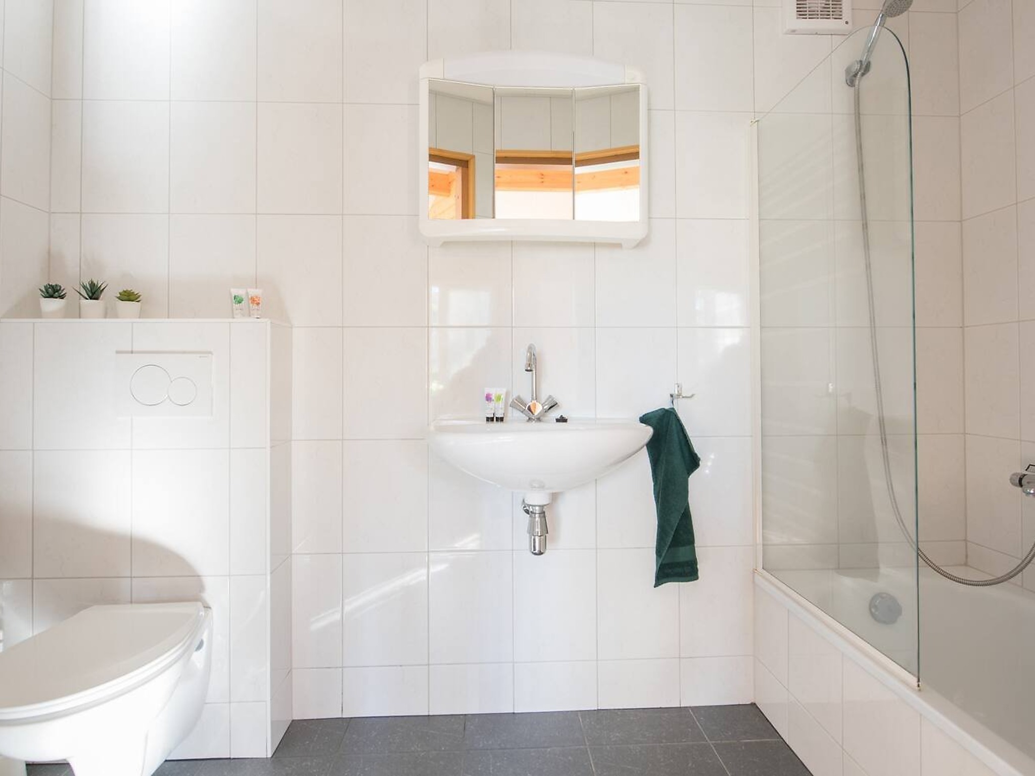 Swimming pool area at De Visvijver in Heesch