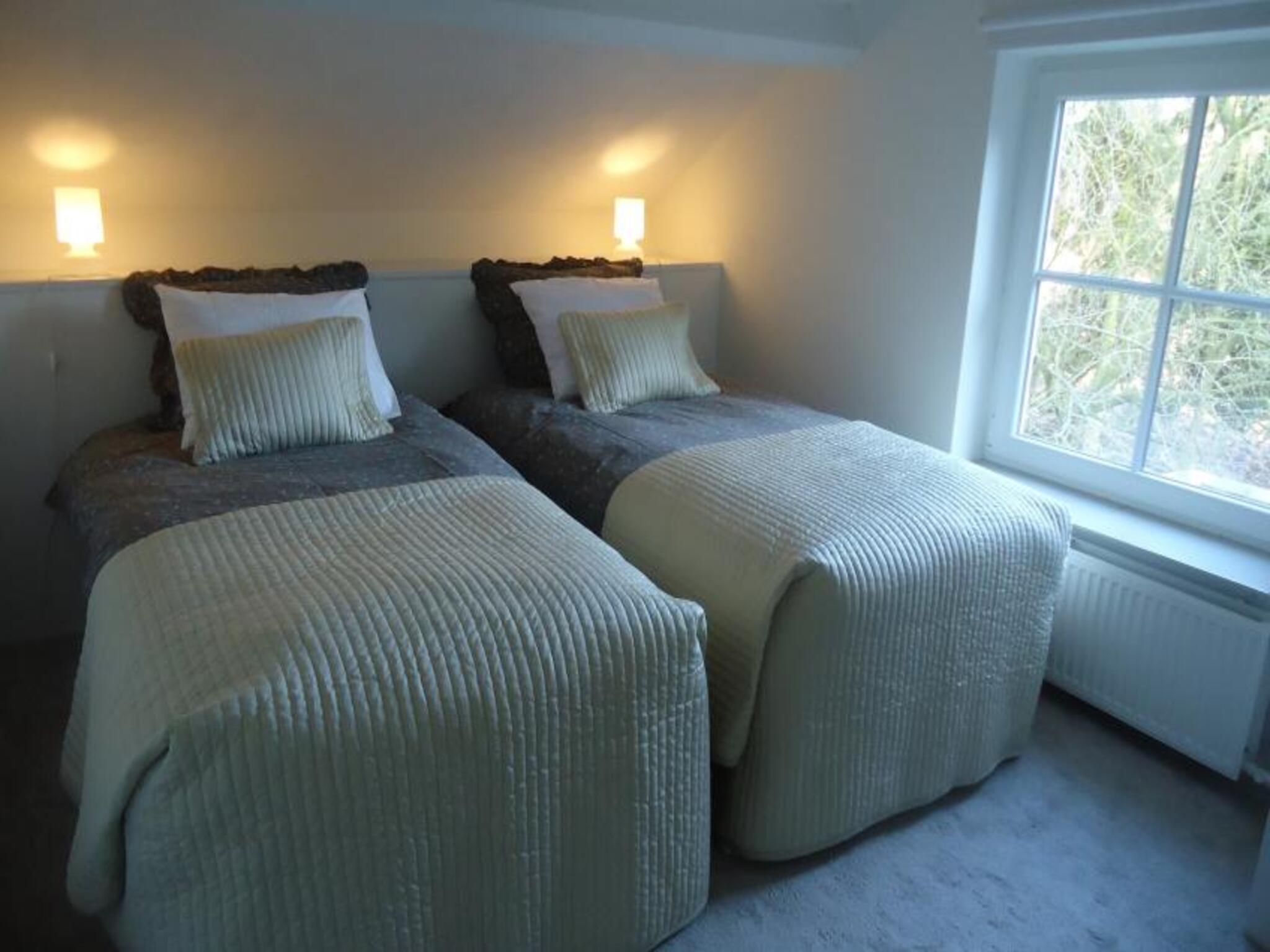 Modern kitchen at Spijk vakantiehuis in Spijk