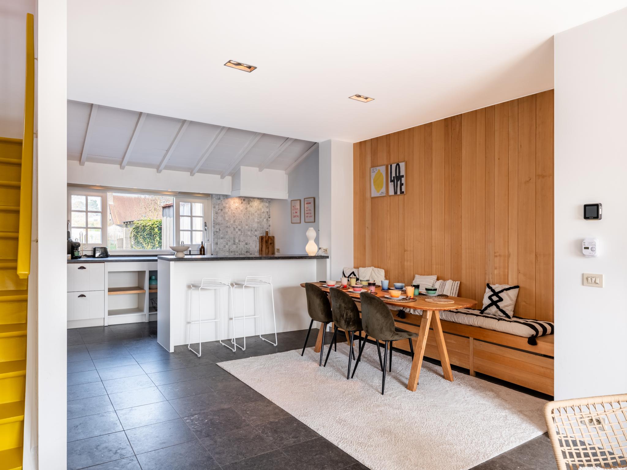 Modern kitchen at Magique 31 in Oostduinkerke