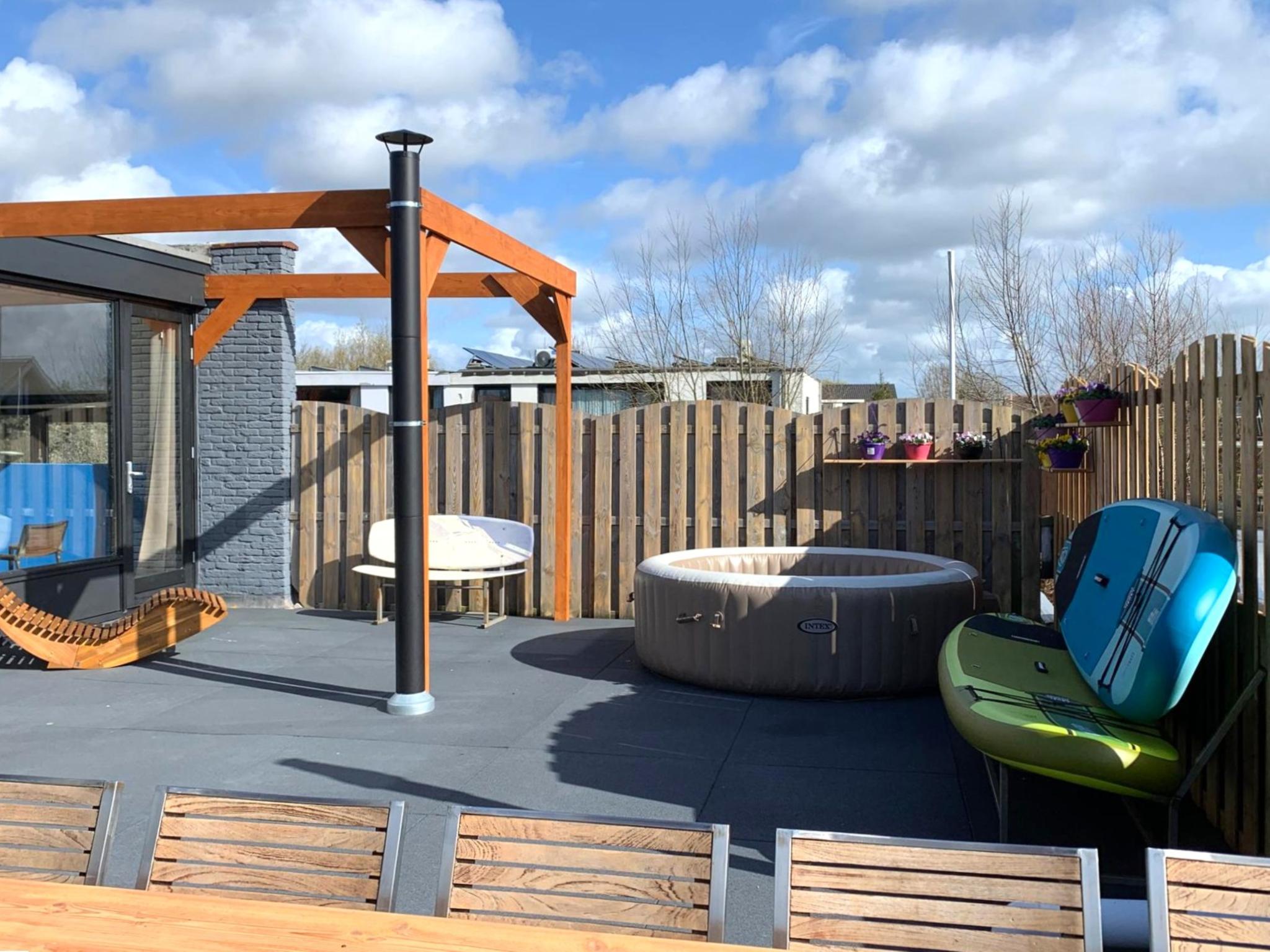 Modern kitchen at Lakes Small in Kaag