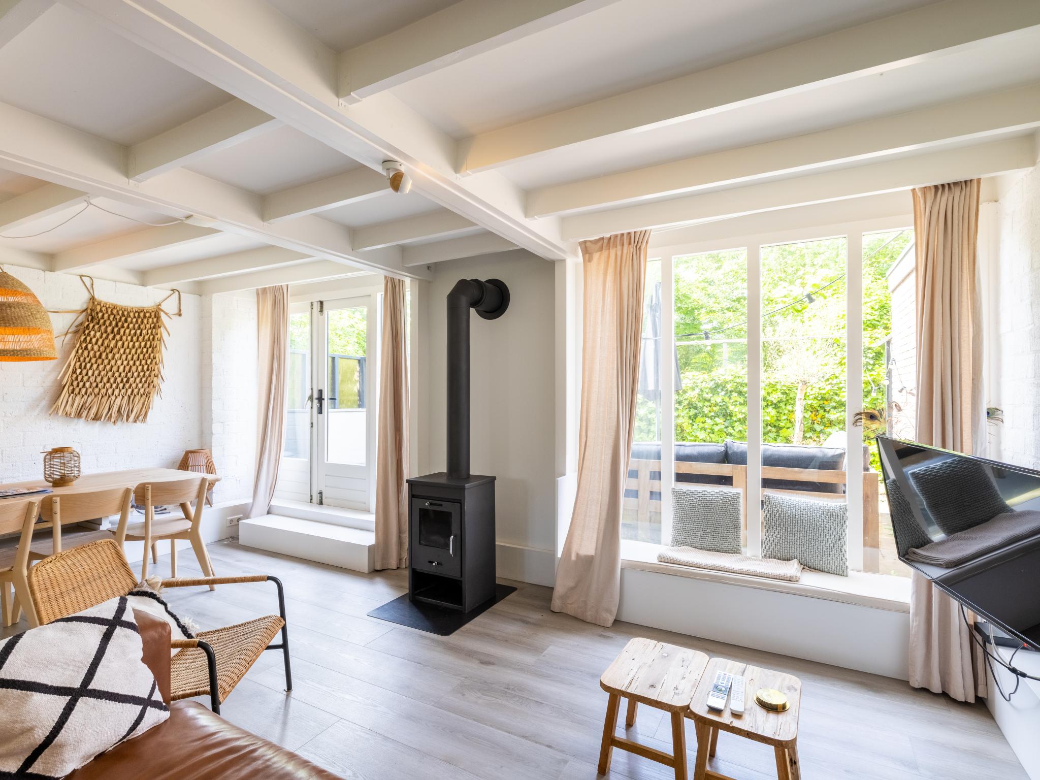 Modern kitchen at De Nordic Escape in Warmenhuizen