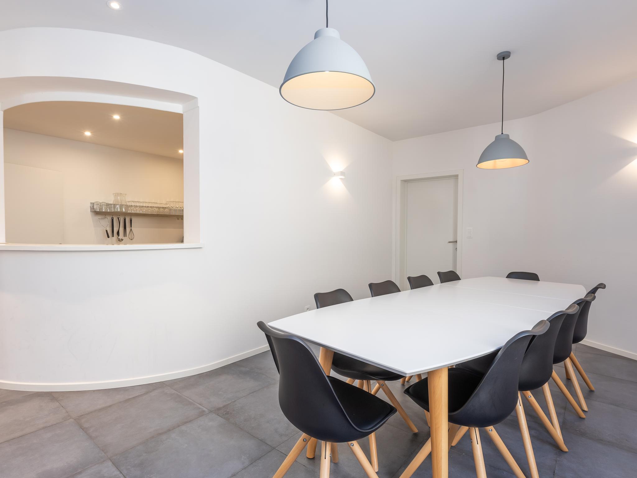 Modern kitchen at De Loft in Veurne