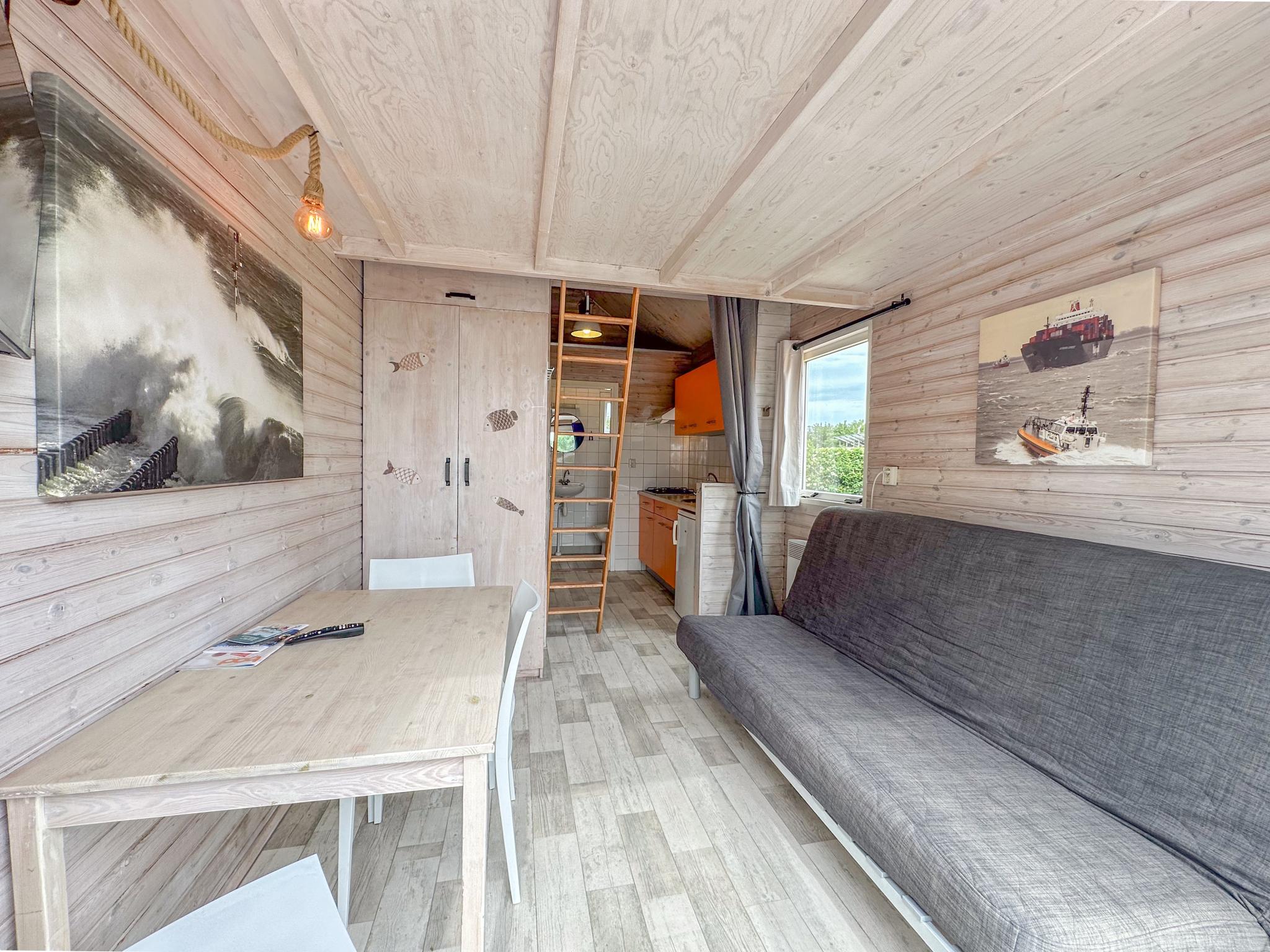 Bedroom with comfortable beds at Blue Bird in Ellemeet