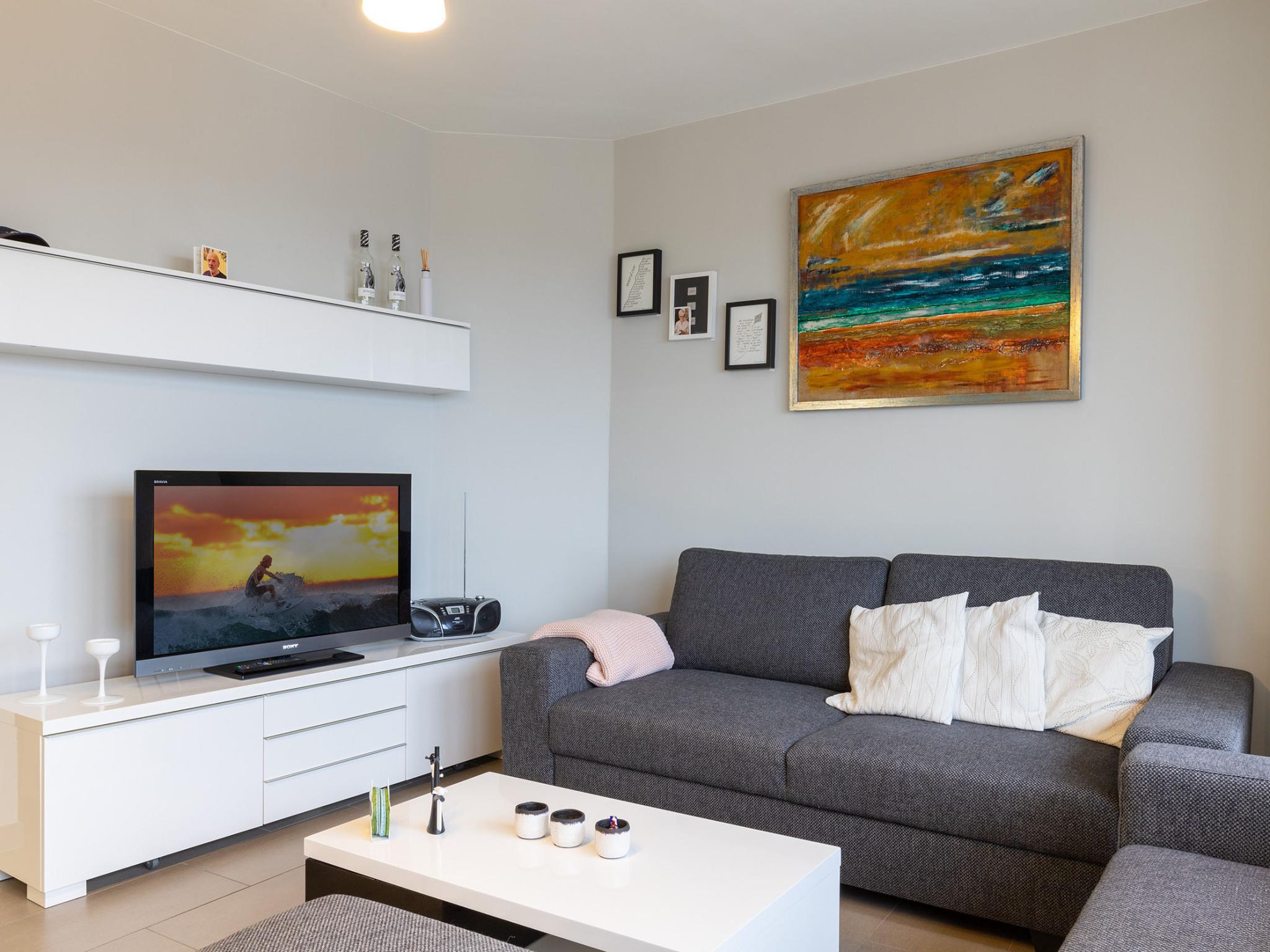 Bathroom facilities at Jenedy - VER5 in Blankenberge