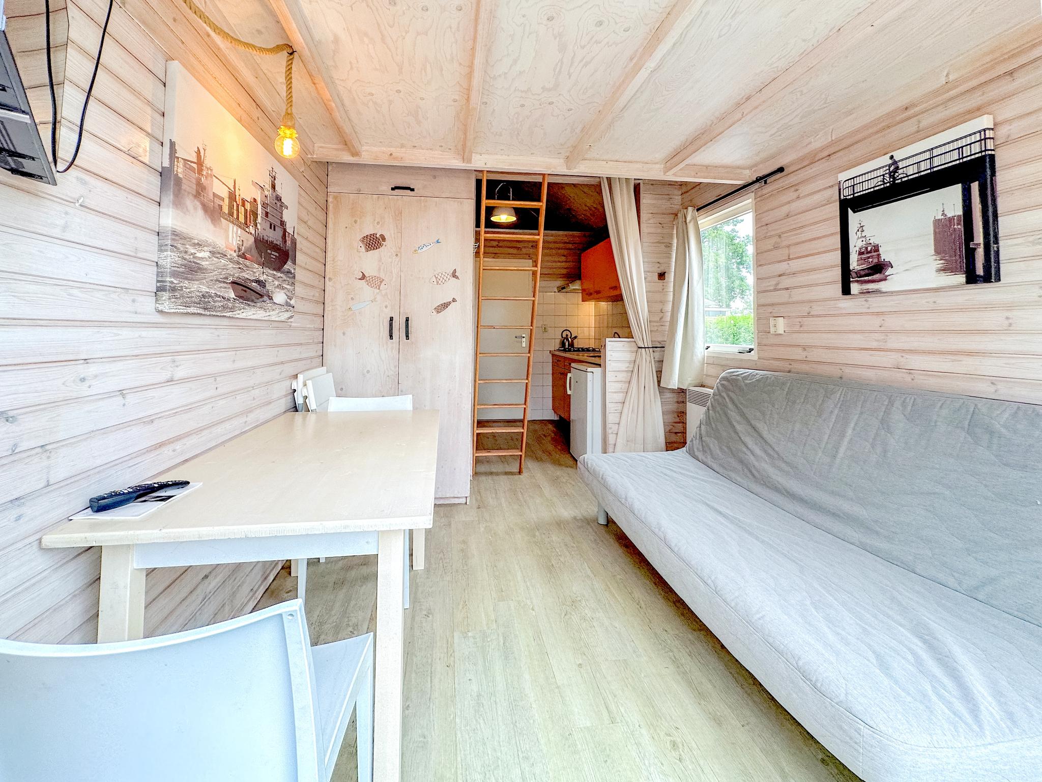 Bedroom with comfortable beds at Salomon in Ellemeet