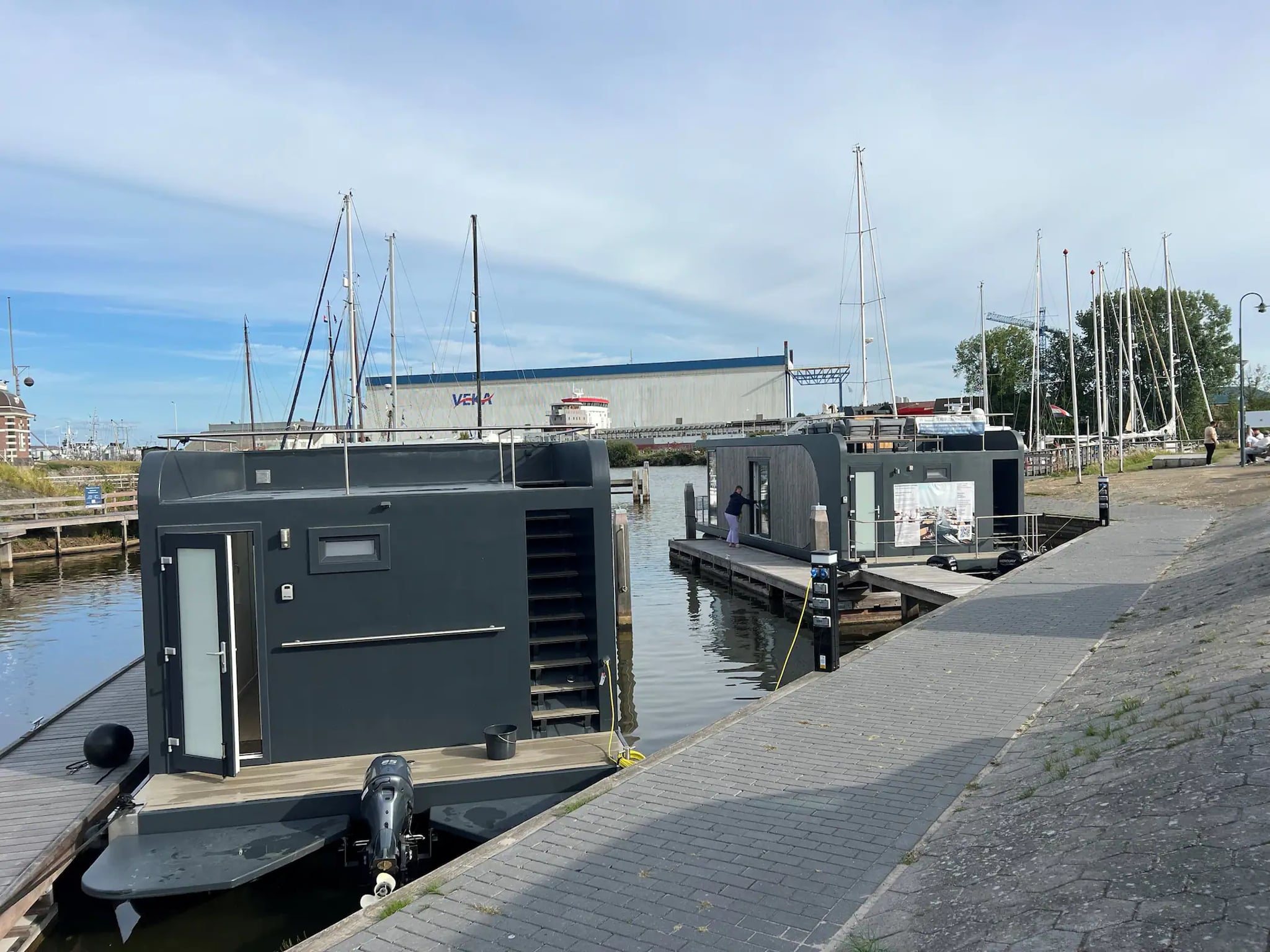 Bedroom with comfortable beds at Het Fries Anker in Lemmer