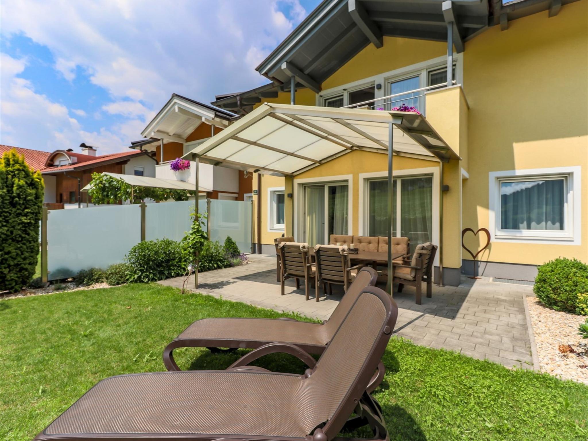 Bedroom with comfortable beds at Ferienhaus Gartentraum 2 in Itter