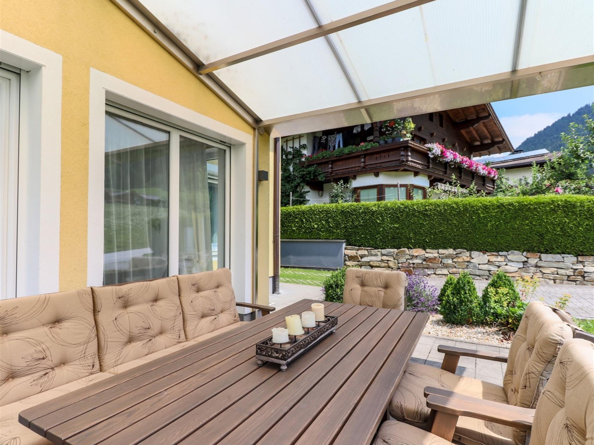 Modern kitchen at Ferienhaus Gartentraum 2 in Itter