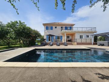 Piscine maison de vacances