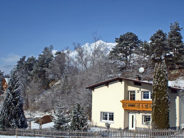 Außenseite Ferienhaus [Winter]