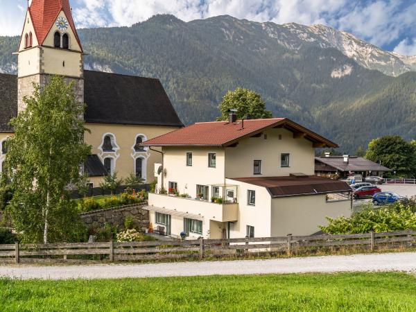 Außenseite Ferienhaus [Sommer]