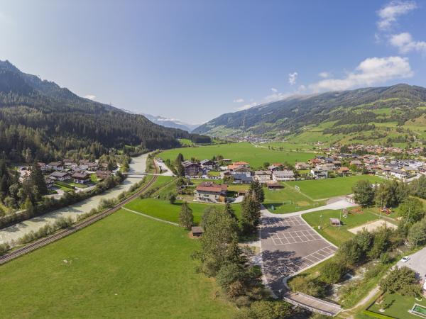 Außenseite Ferienhaus [Sommer]