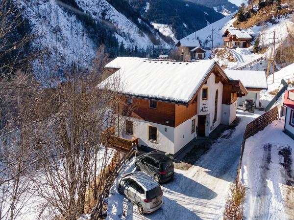 Außenseite Ferienhaus [Winter]