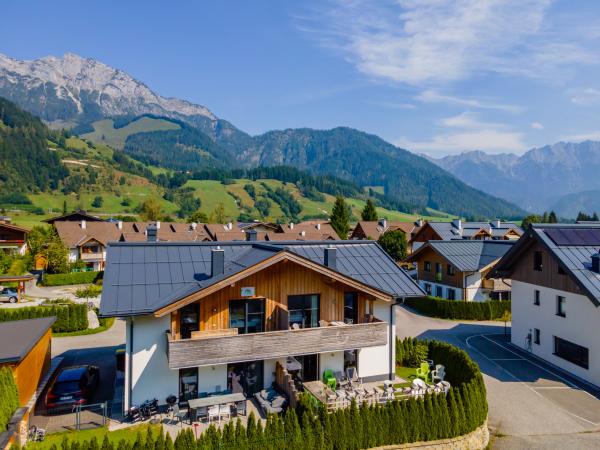 Außenseite Ferienhaus [Sommer]