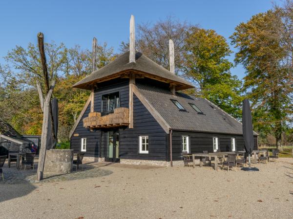 Außenseite Ferienhaus [Sommer]