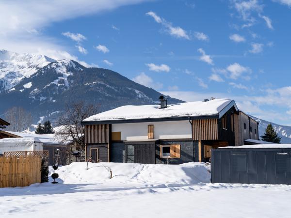 Außenseite Ferienhaus [Winter]