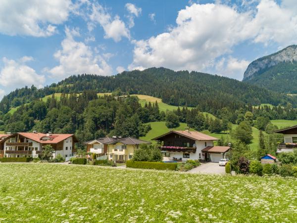 Außenseite Ferienhaus [Sommer]