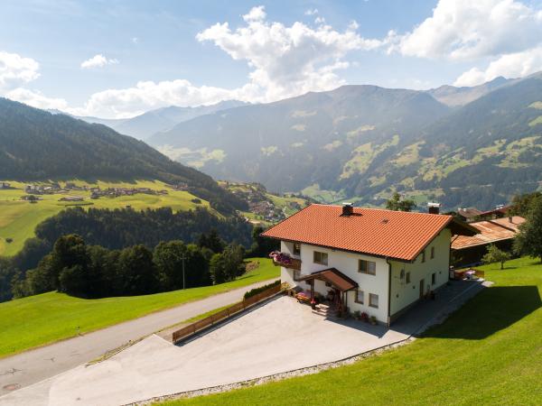 Außenseite Ferienhaus [Sommer]