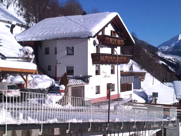 Außenseite Ferienhaus [Winter]