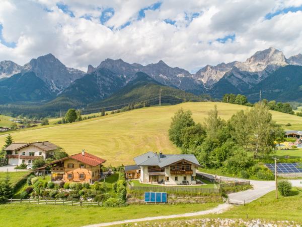 Außenseite Ferienhaus [Sommer]